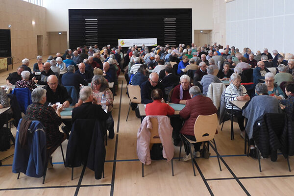 Concours de belote à Melesse