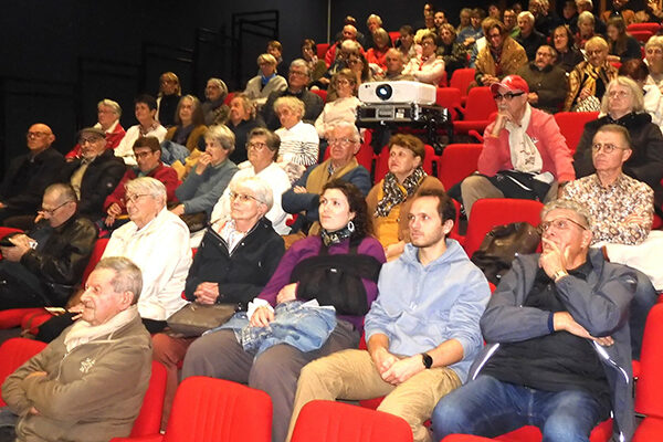 Connaissance du monde à Melesse